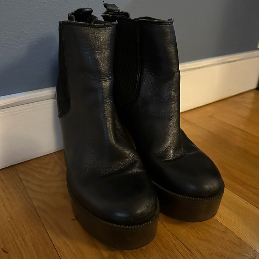 Platform Chelsea Boots